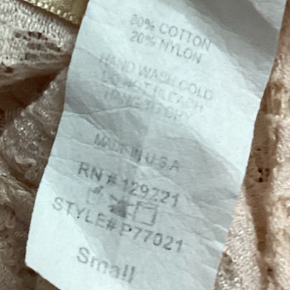 Pixie Dust Clothing floral lace summer top Woman’s size small peach and … - Picture 14 of 15